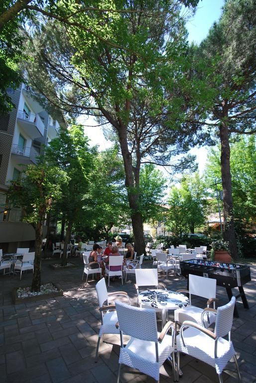 Hotel Plutone Червия Экстерьер фото