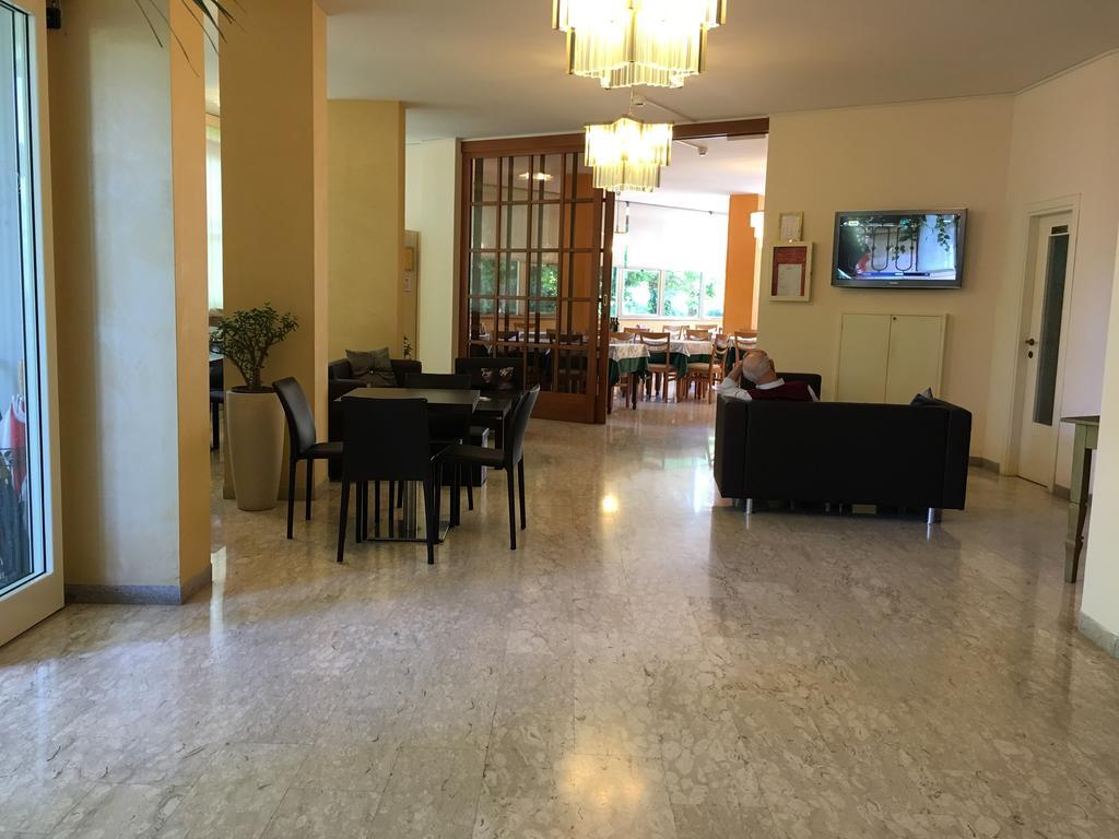 Hotel Plutone Червия Экстерьер фото